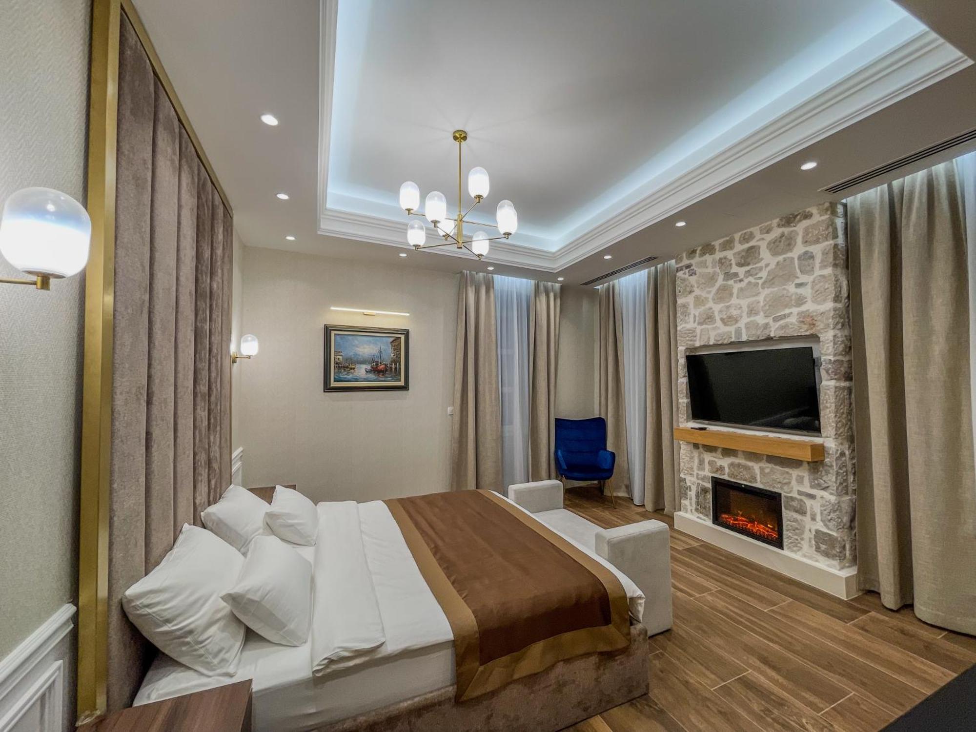 Hive Luxury Suites By Mn Property Kotor Exterior photo