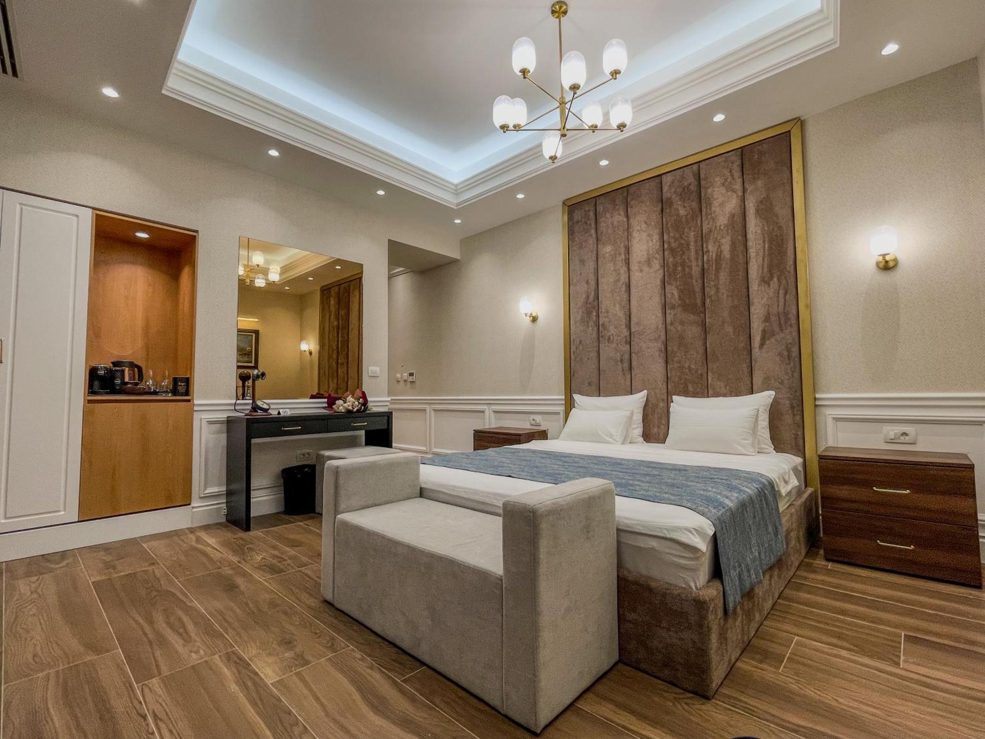 Hive Luxury Suites By Mn Property Kotor Exterior photo